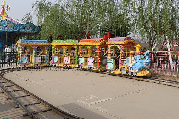 轨道小火车