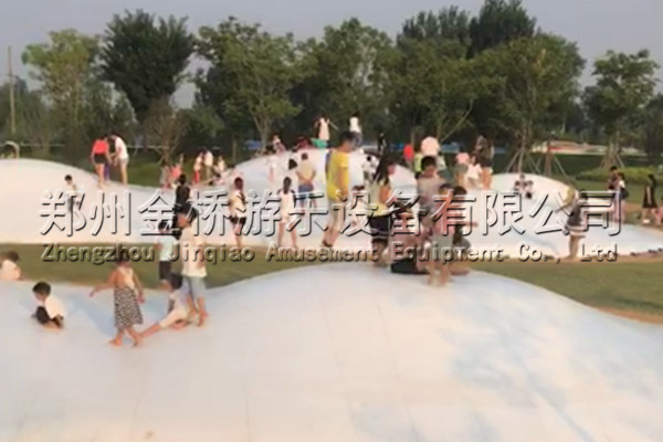 蹦蹦云