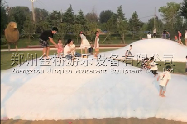 蹦蹦云